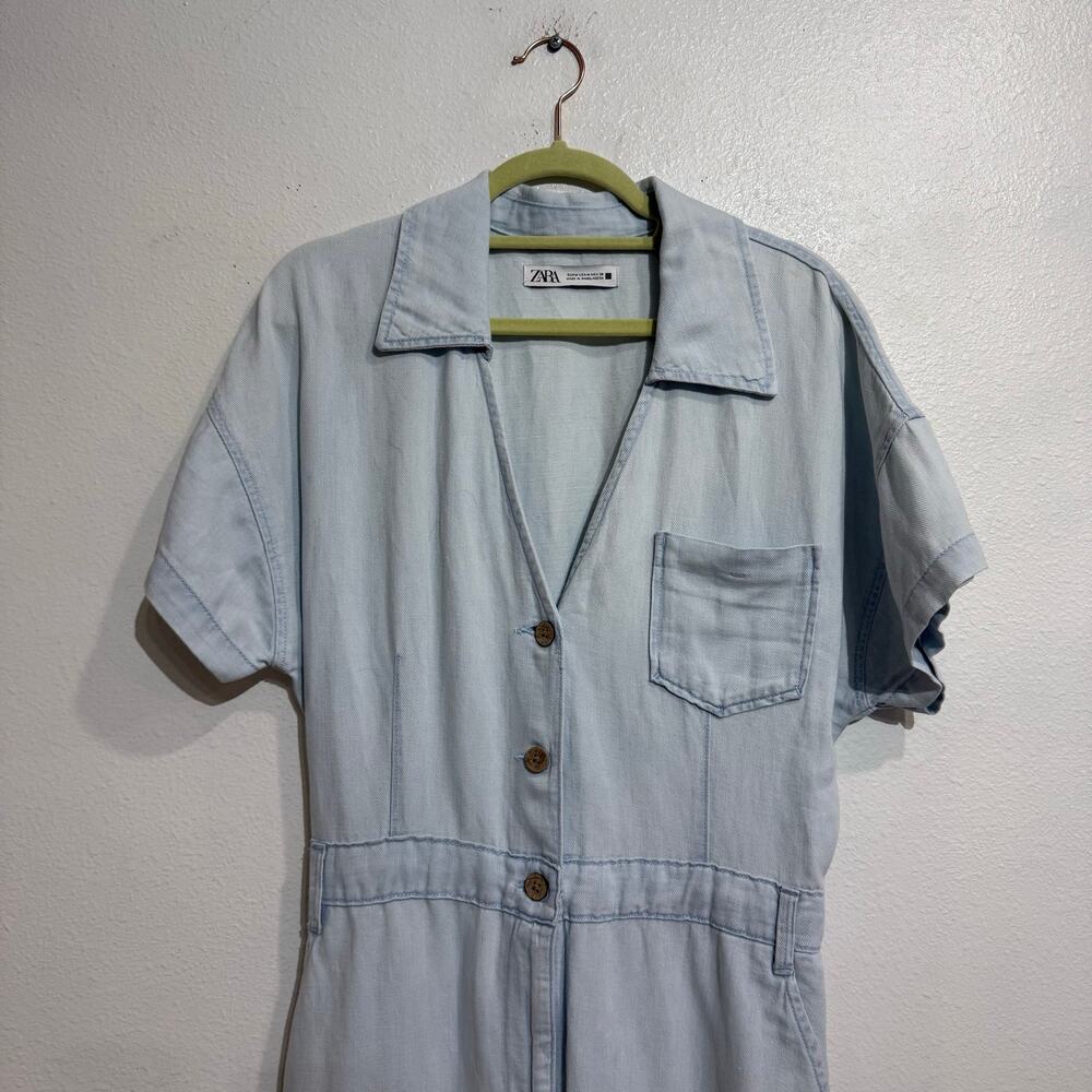 Zara Light Wash Denim Utility Jumpsuit Short Sleeve Button Front Sz M - Picture 3 of 9